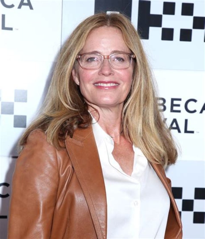 Elizabeth Shue: The Ultimate Guide to Her Life and Career