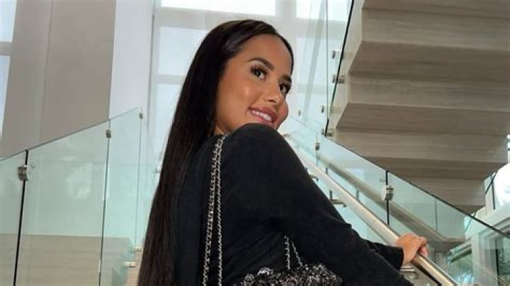 The Enchanting Katya Elise Henry Fapello: A Vision of Beauty and Grace